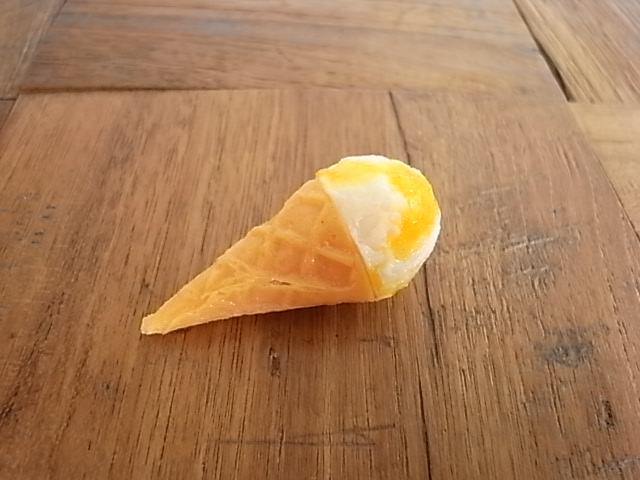 食品サンプル　 オレンジバニラ ミニアイスコーン