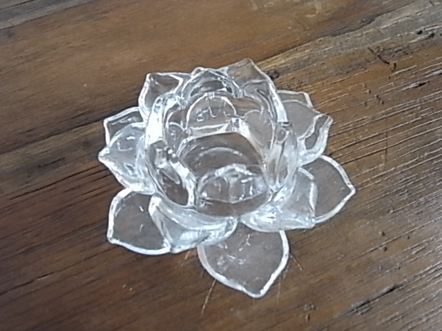 ガラス　ロータス　 キャンドルホルダー