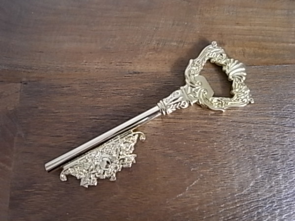 フォーチューン　 かぎ型ボトルオープナー