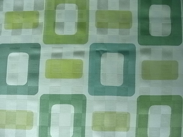 テーブルクロス　 スクエア柄（シミ有）