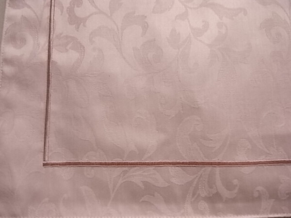  ランチョンマット　 サテン　植物柄