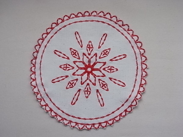 プレースマット ホワイト地×ラウンド刺繍　