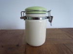 陶器製キャニスター　 蓋グリーン