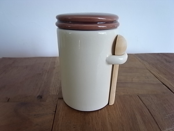 陶器製キャニスター　 蓋ブラウン　 木さじ付