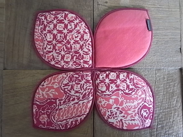 KOPIPANAS リーフ型アジアン鍋敷き（シミ有）