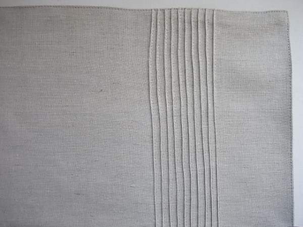 ランチョンマット　 LIVANCE 10ピンタック