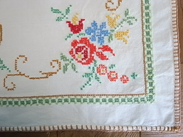 ヴィンテージテーブルクロス　 コットン刺繍　 ベルリン製