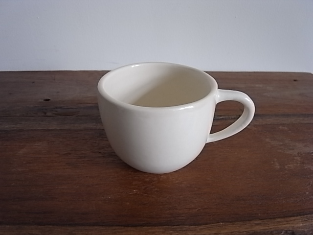 B.E 手作りマグカップ 全2個