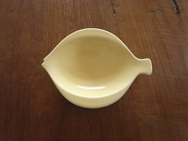 ROYAL COPENHAGEN　 フィッシュ型小皿 イエロー
