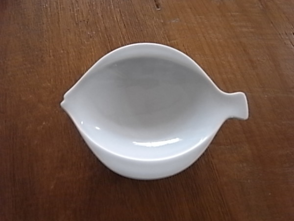 ROYAL COPENHAGEN　 フィッシュ型小皿 ブルーグレー