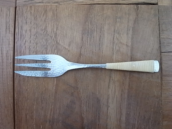 和味　ケーキフォーク　 ステンレス鎚目　 持ち手藤巻