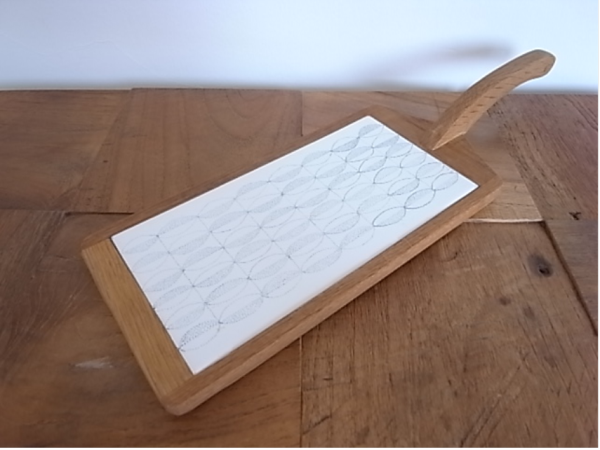 アンティークタイル貼木製カッティングボード