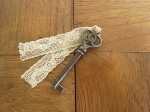 アンティークKey　レース付