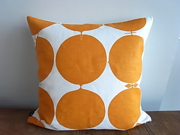 FIQクッションカバー　TALLYHOO　オレンジ　 全2枚