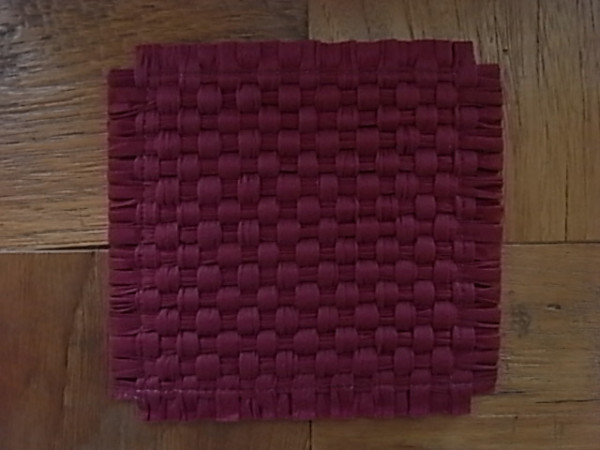 スクエア 編コースター 不織布　ワインレッド